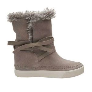 NWOT NIB TOMS GRAY FUR BOOTIES